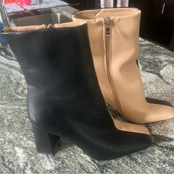 PRINCESS POLLY | Two Sided Story Boots in Black & Cream🖤 - Picture 6 of 13